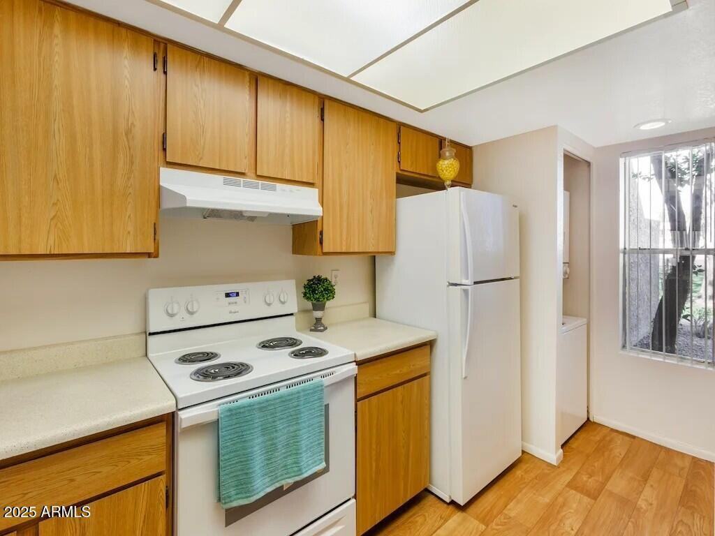 164 N 74th St #1 - Photo 4 of 14