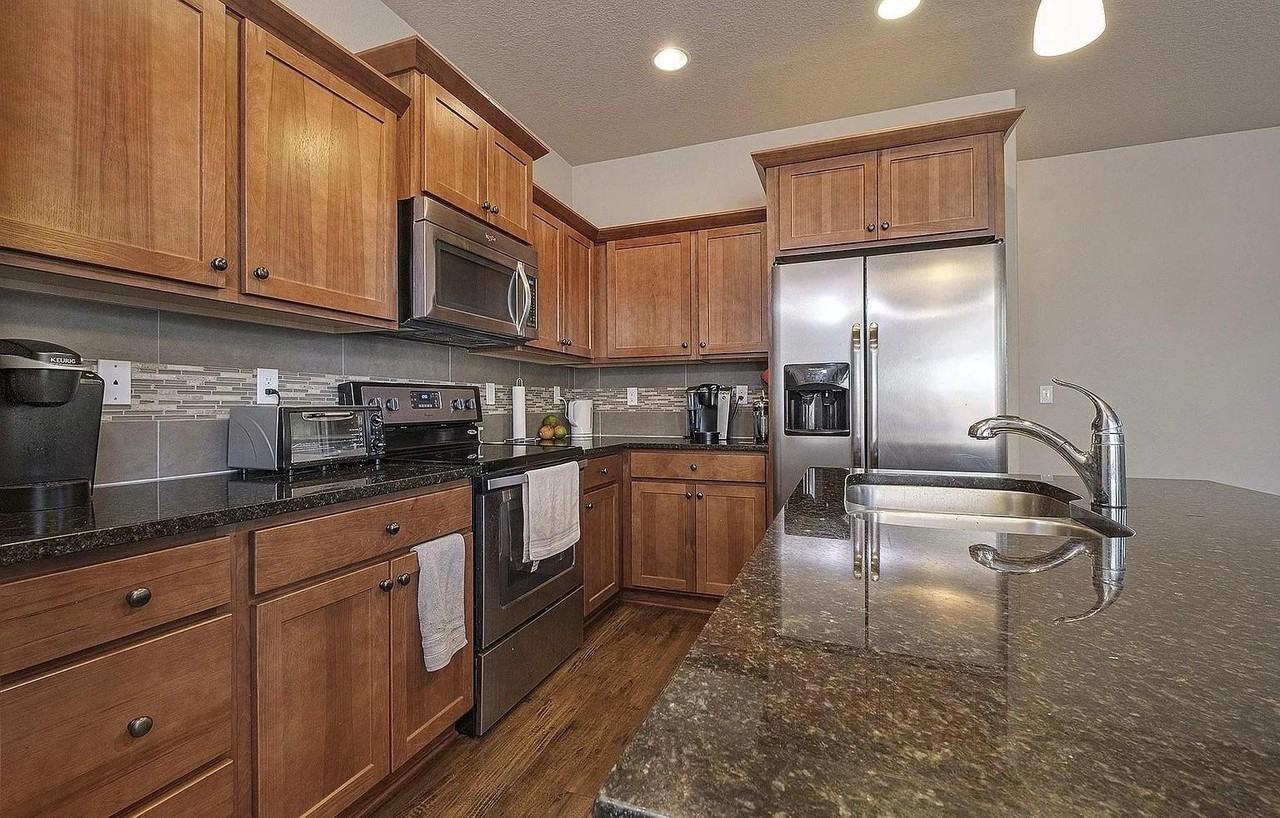 2733 25th Ave - Photo 2 of 7