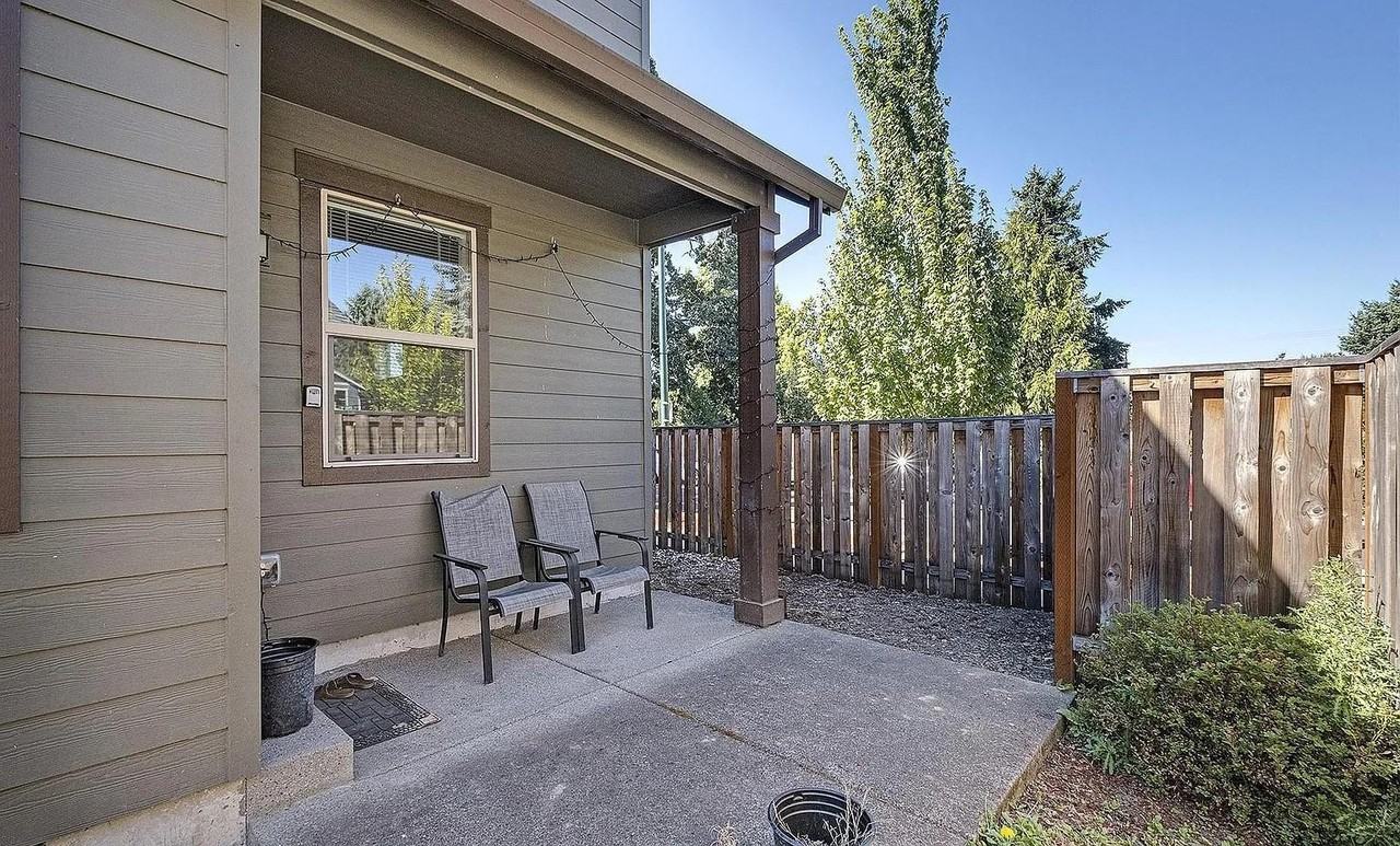 2733 25th Ave - Photo 3 of 7