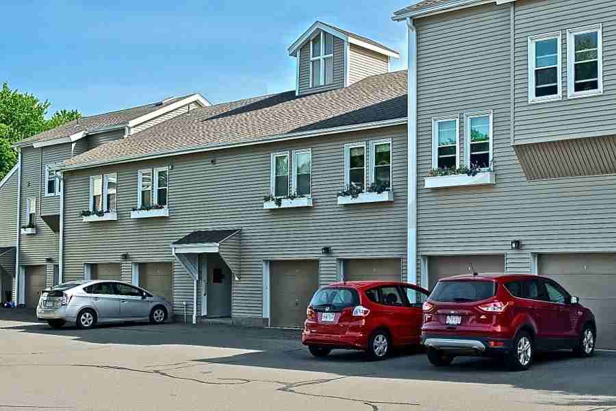 500 West St #18 - Photo 3 of 10