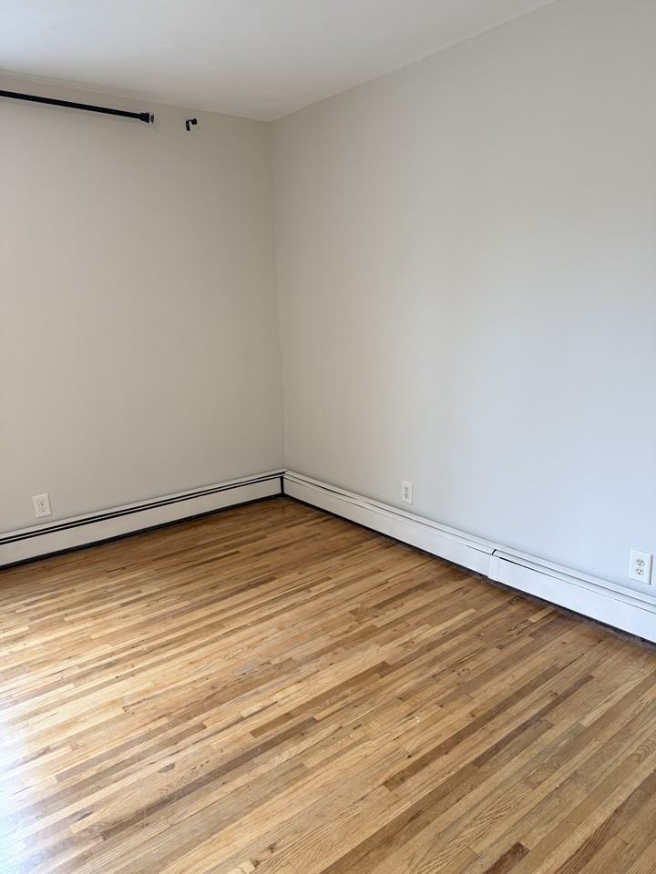 8 Winnemay St #2 - Photo 2 of 9