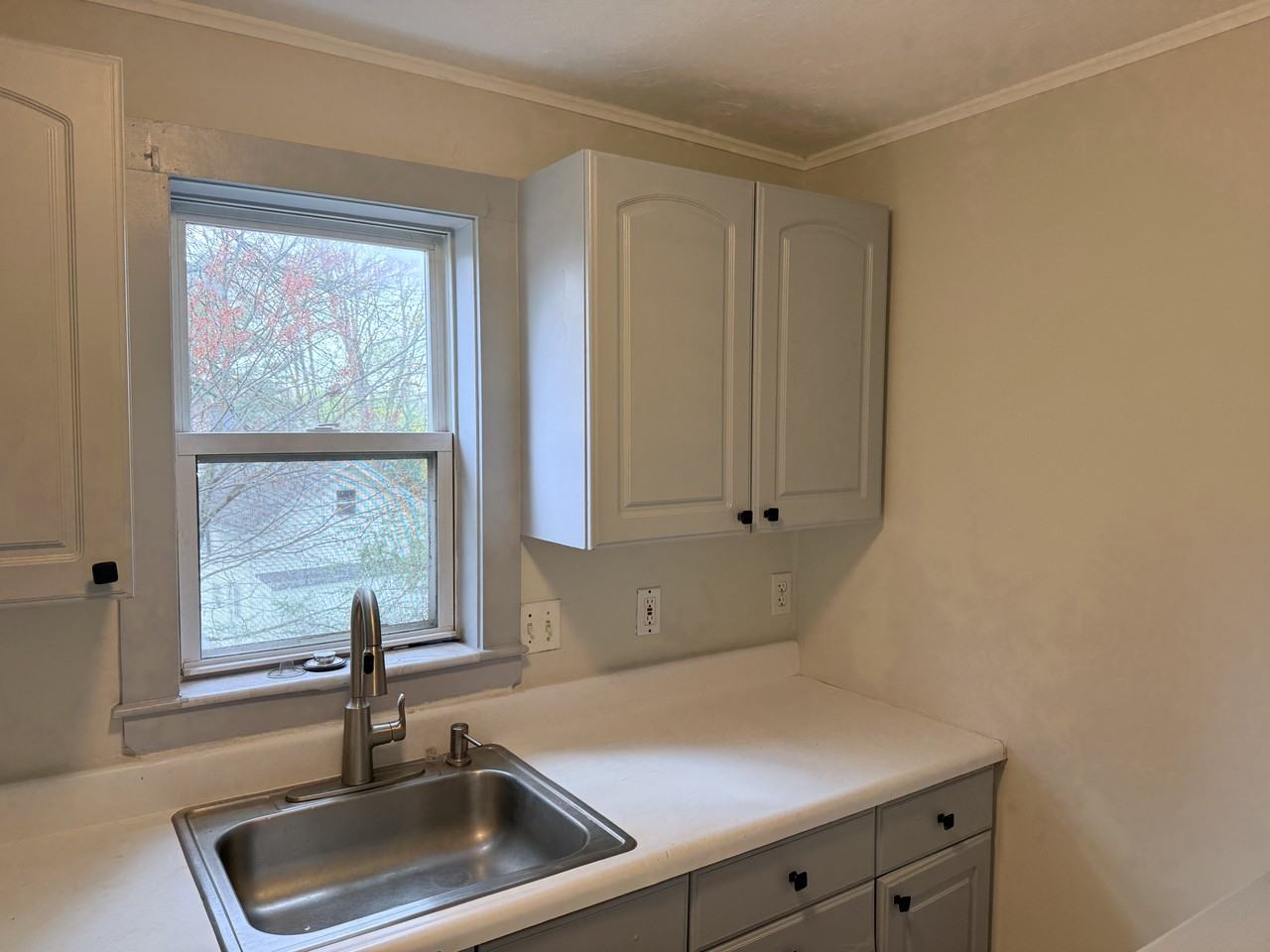 8 Winnemay St #2 - Photo 7 of 9