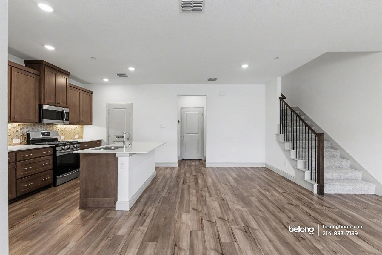 12855 Leopold Trl - Photo 4 of 16