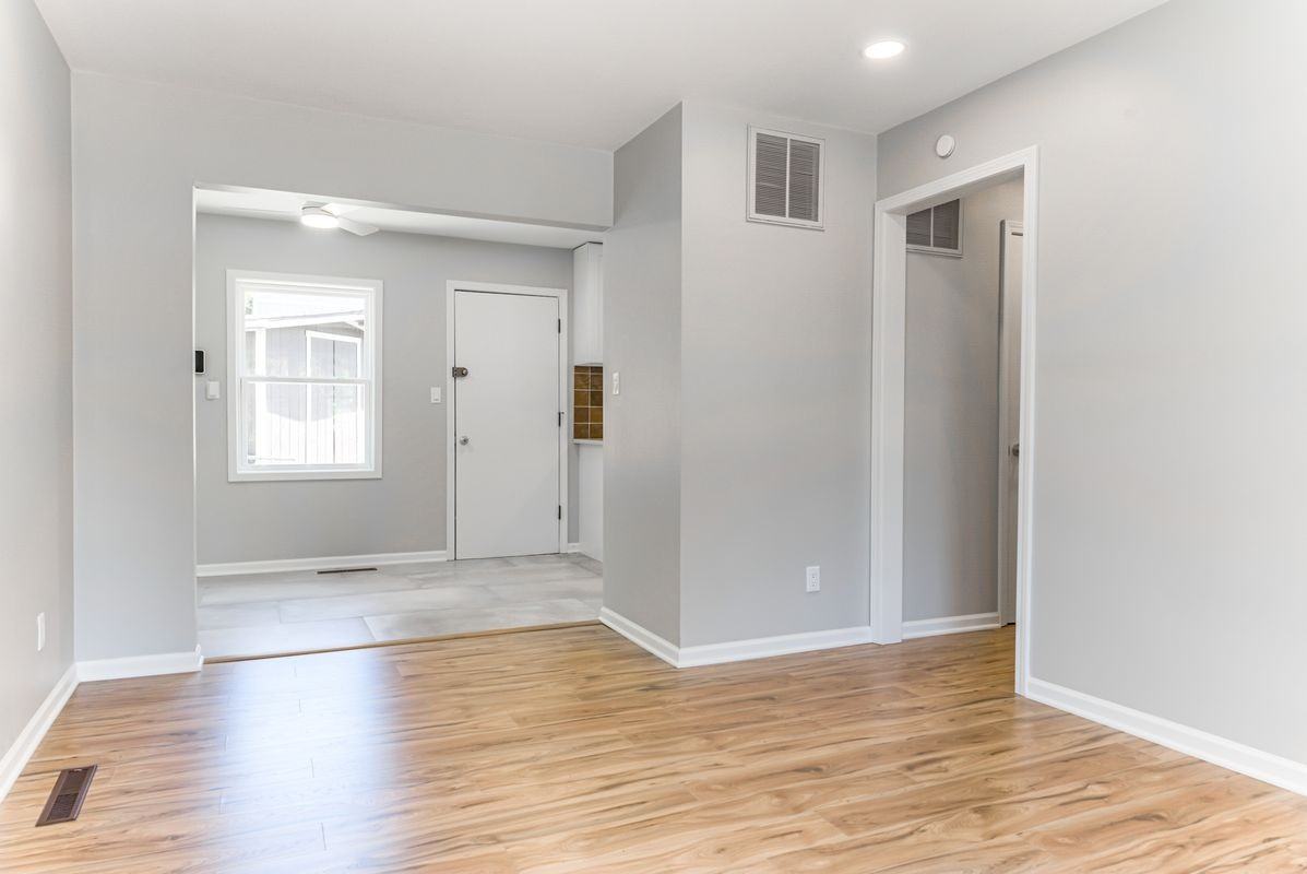 2721 S 51st Ter - Photo 6 of 26