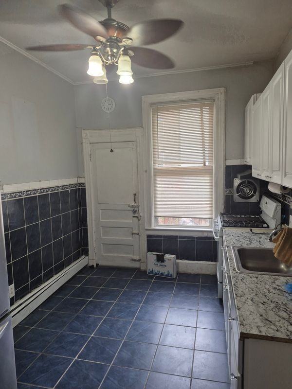 330 New York Ave - Photo 2 of 7
