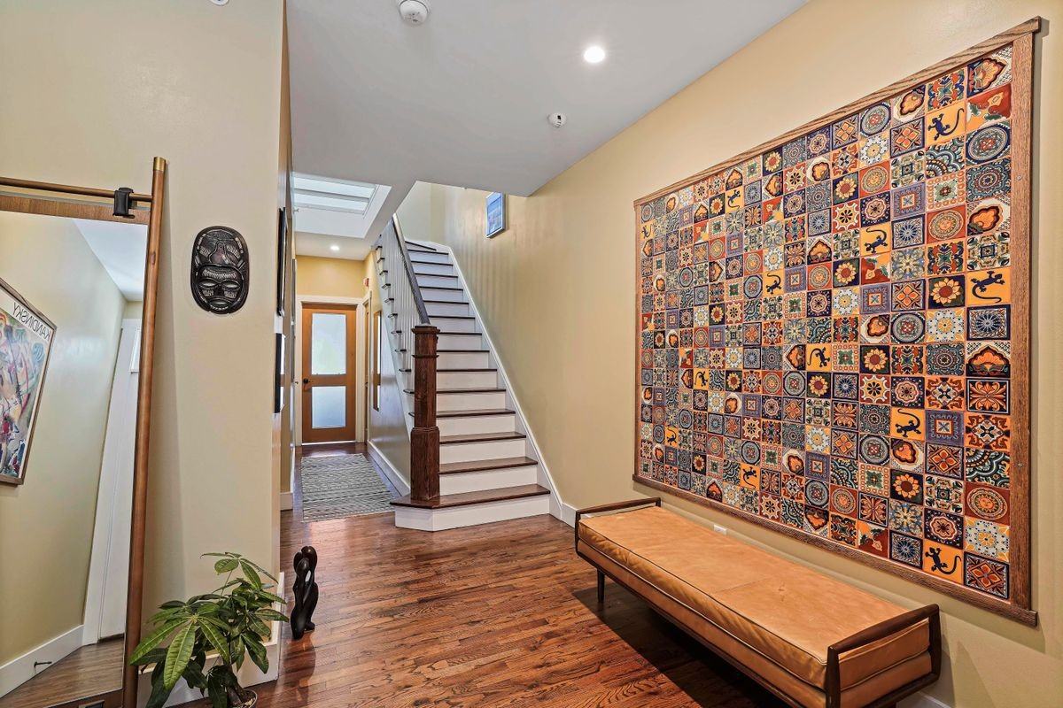 493 Warburton Ave - Photo 3 of 32