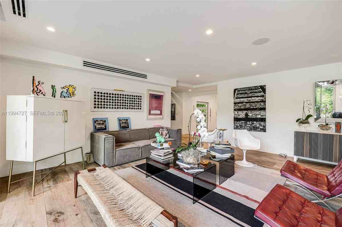 79 Shore Dr E - Photo 7 of 21