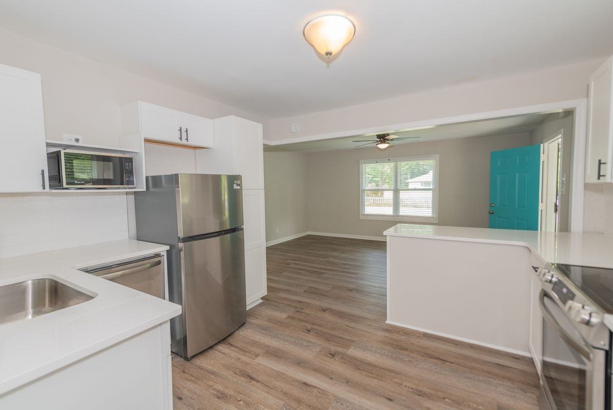 525 Baker Cir Nw - Photo 2 of 6