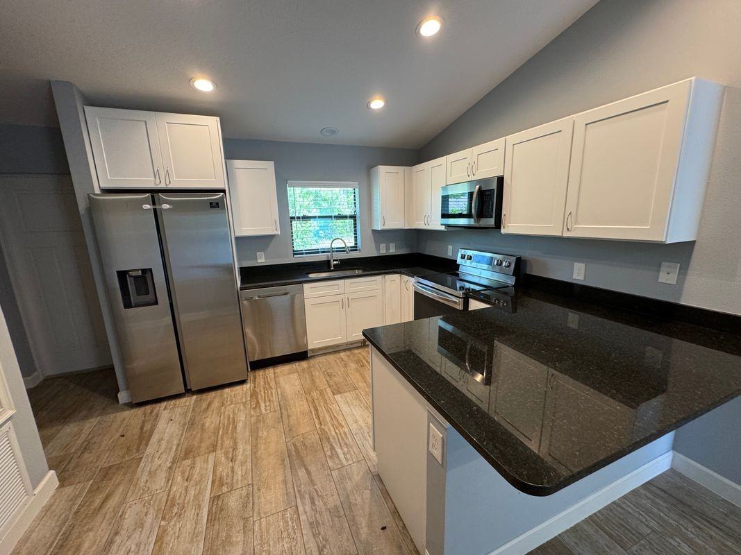 1677 Lizette St Se - Photo 2 of 18