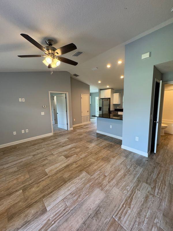 1677 Lizette St Se - Photo 3 of 18