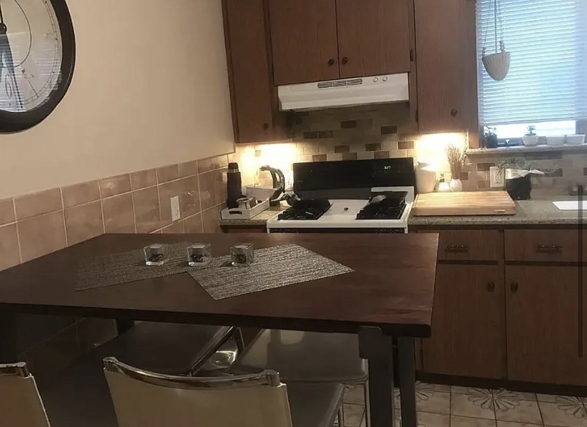 Adams St - Photo 5 of 10