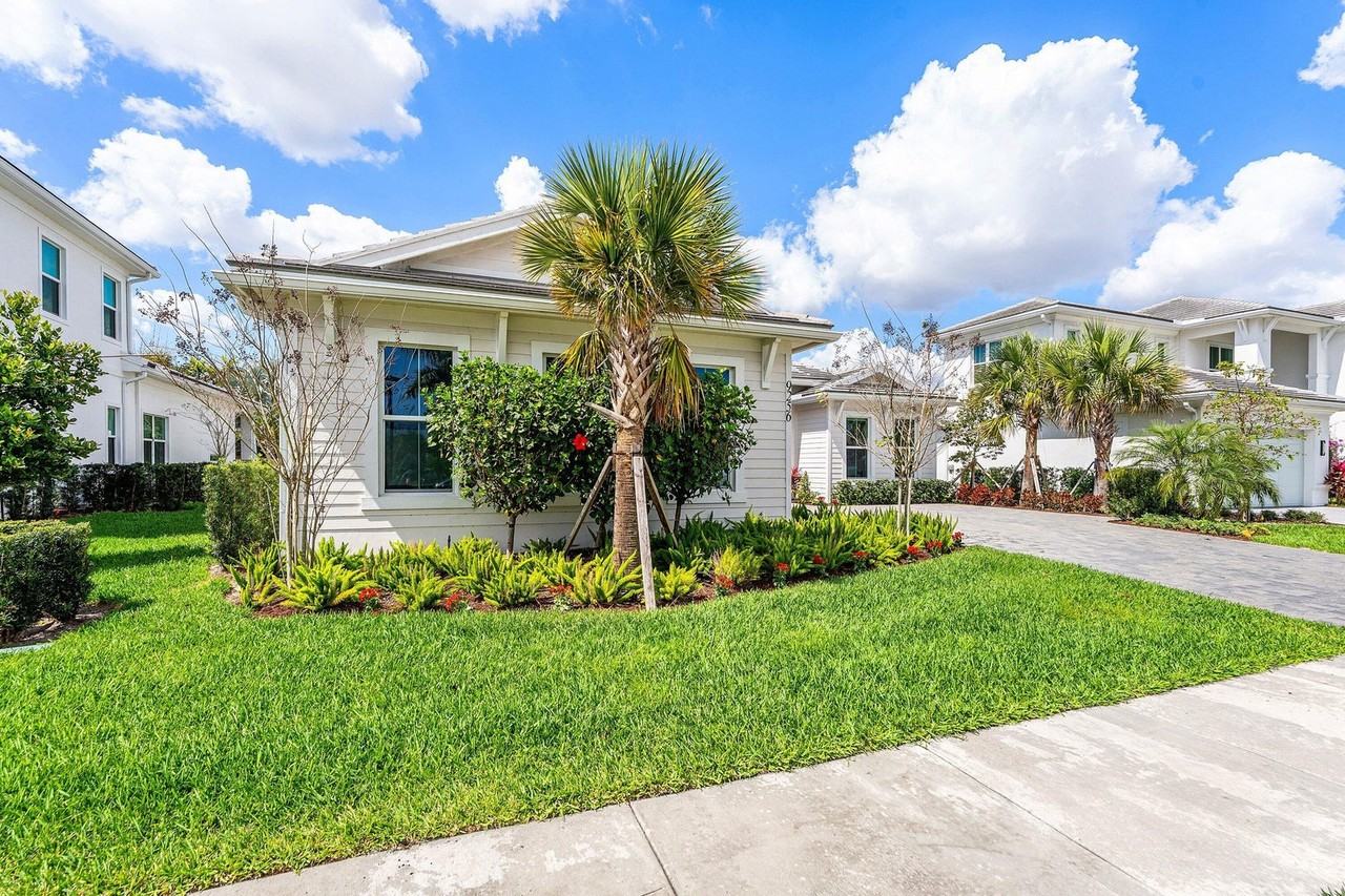 9256 Crestview Cir - Photo 2 of 40