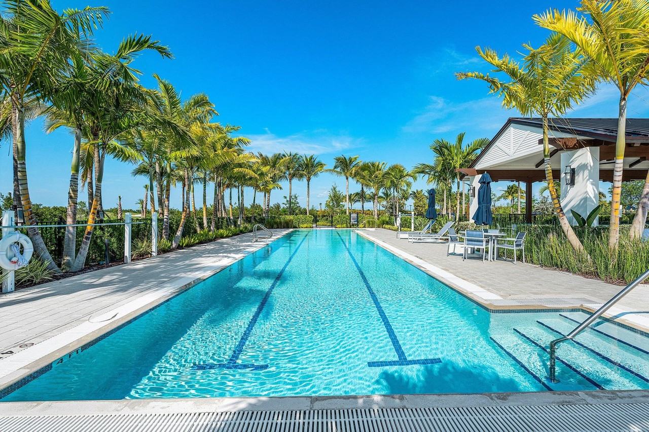 9256 Crestview Cir - Photo 7 of 40