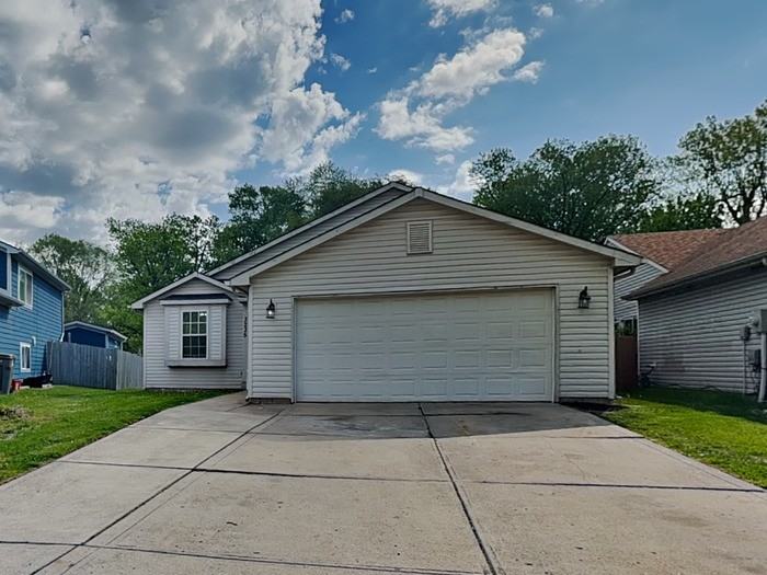 3235 Keystone Lakes Way