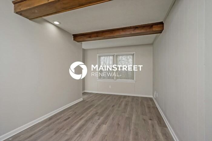 9109 Lakeridge Dr - Photo 5 of 17