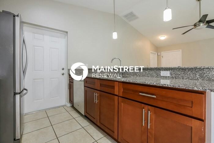 1247 Barstow Ave - Photo 7 of 16