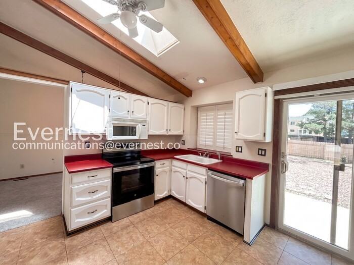 4035 Thundercloud Dr - Photo 3 of 28