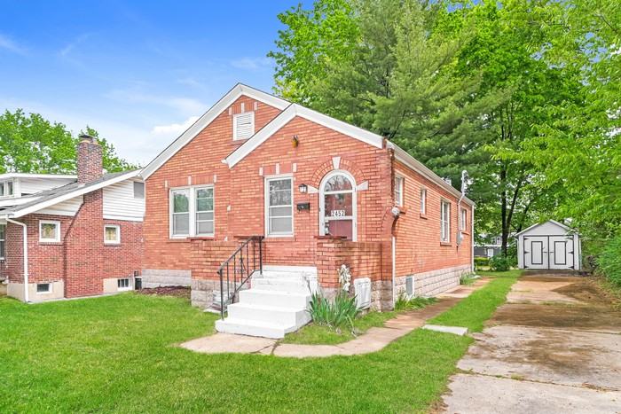 2452 Ashland Ave - Photo 2 of 17