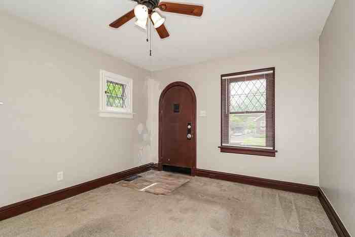 2452 Ashland Ave - Photo 6 of 17