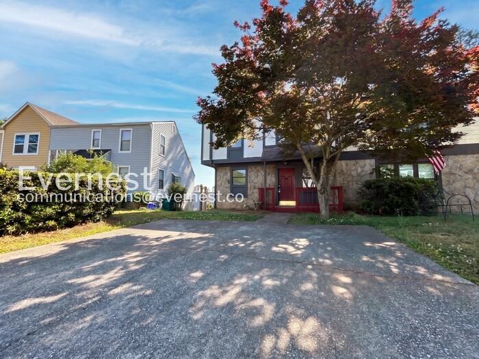 1174 Ridgecrest Ln Se - Photo 6 of 31