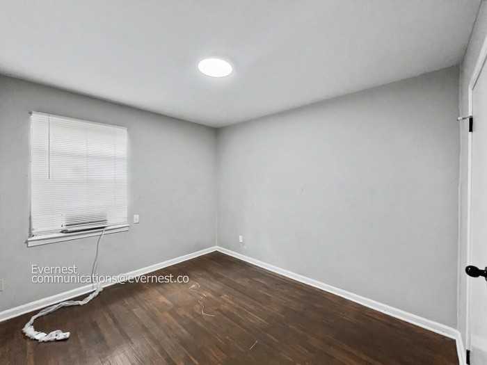 4624 Sunnybrook St - Photo 5 of 17