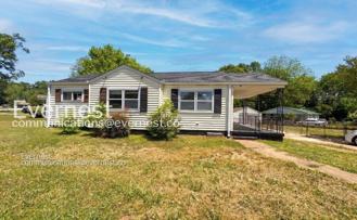 200 Woodward Dr - Photo 1 of 1