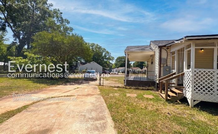 200 Woodward Dr - Photo 3 of 45