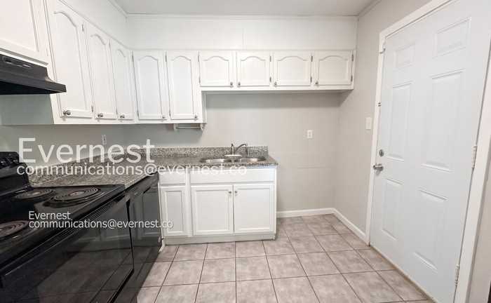 200 Woodward Dr - Photo 6 of 45