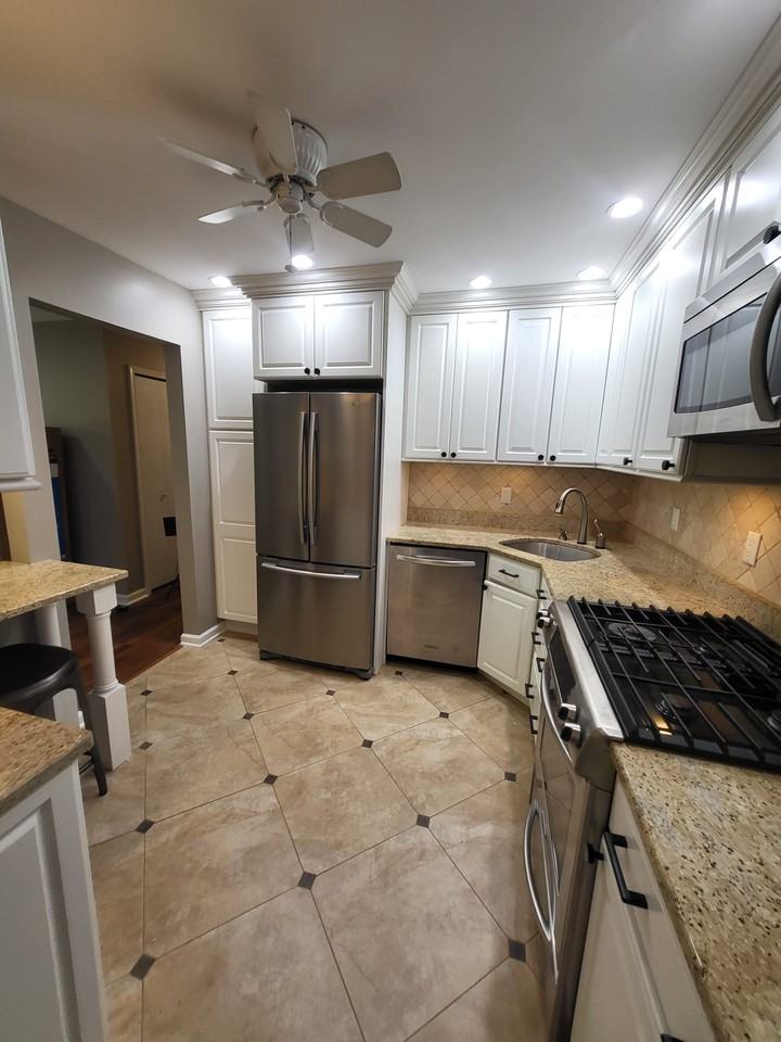 30 Holly Ct #30 - Photo 3 of 12