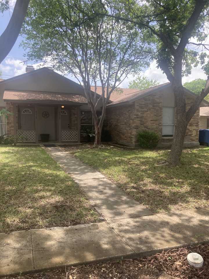 8018 Echo Wind St #NA - Photo 2 of 12