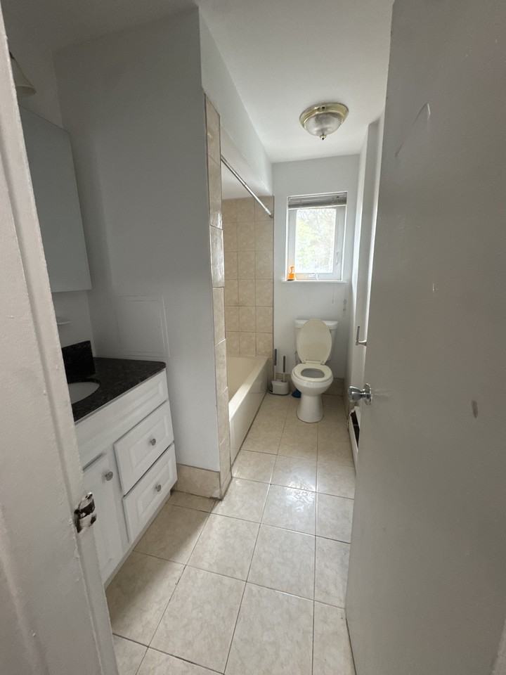 378 Valley St #B5 - Photo 2 of 8