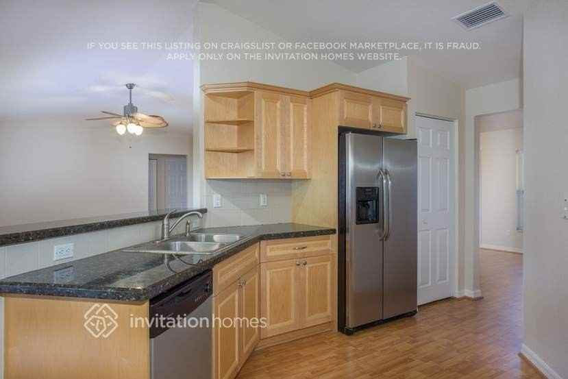 833 Se Lansdowne Ave - Photo 7 of 23