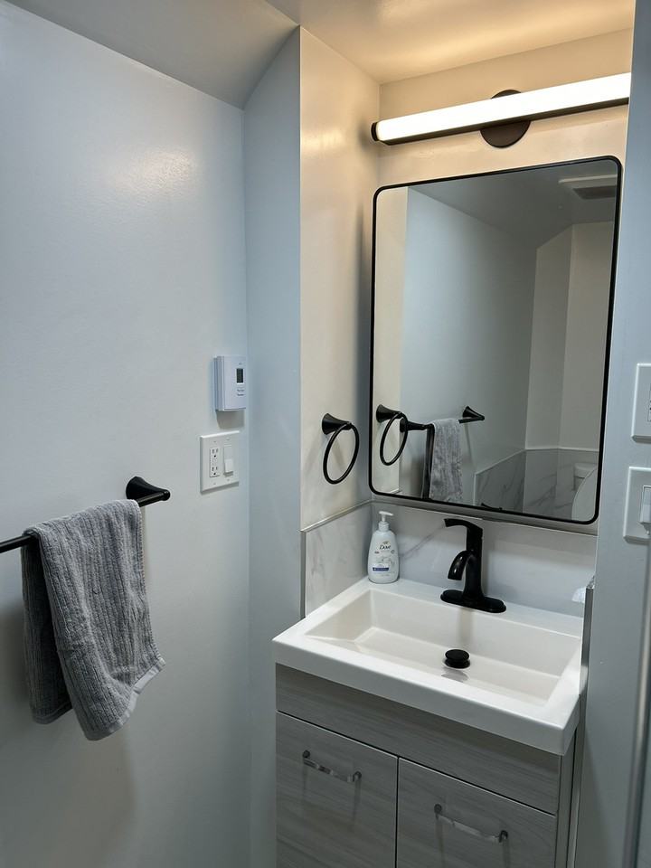 643 E 23rd Ave - Photo 2 of 6