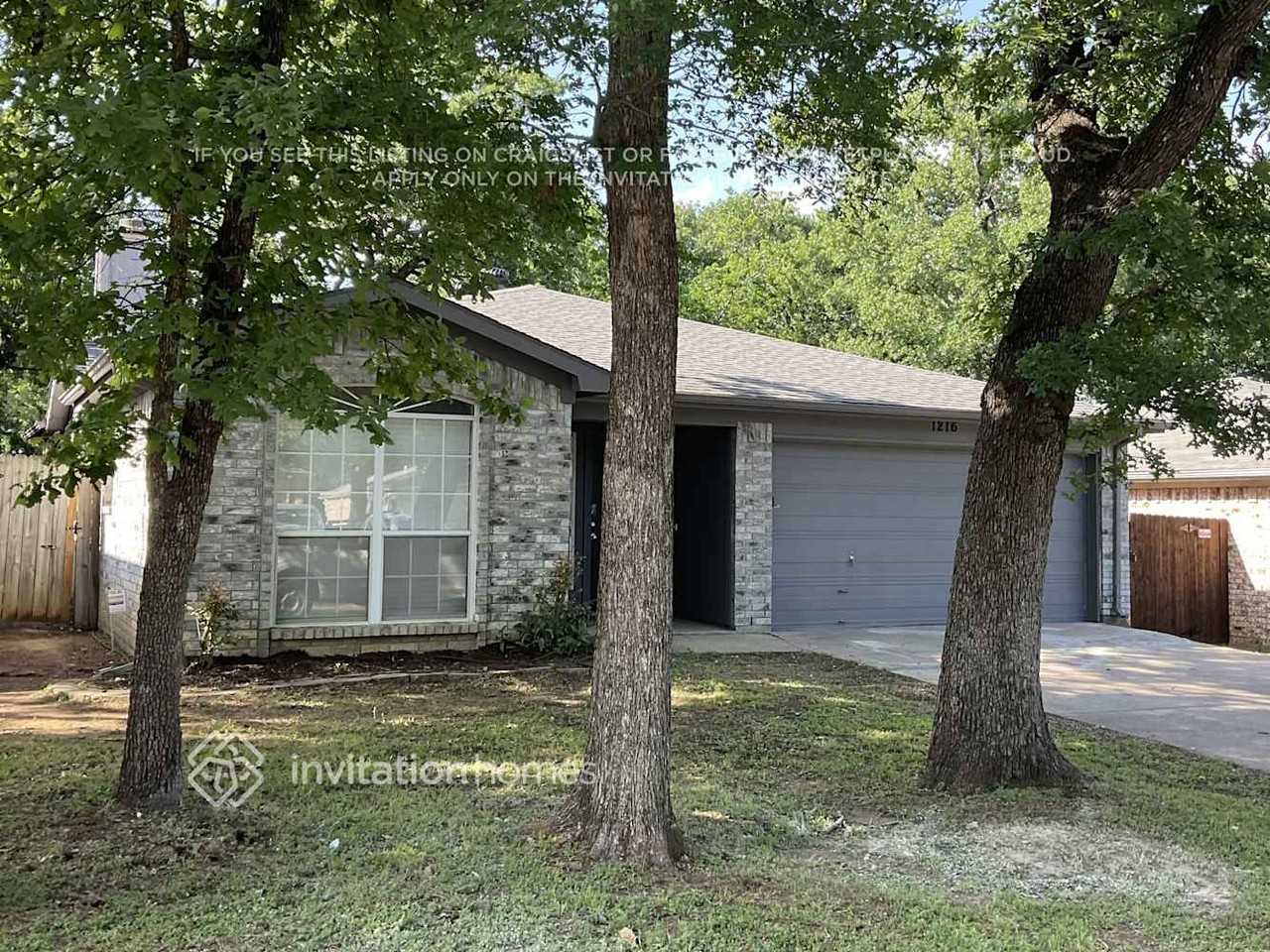 1216 Hidden Creek Dr - Photo 2 of 11