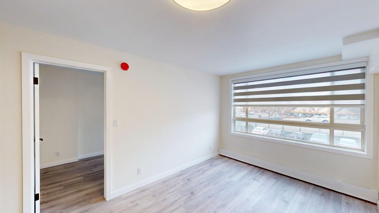 205 - 110 2 Avenue Southeast - Photo 2 of 18