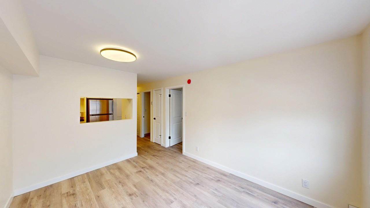 205 - 110 2 Avenue Southeast - Photo 3 of 18