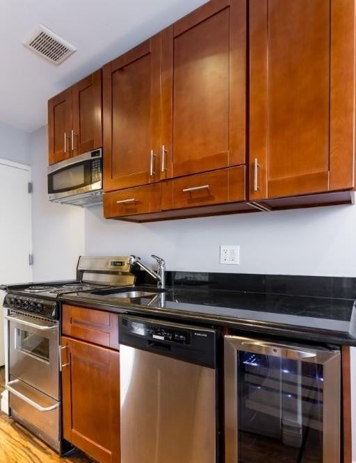 134 Orchard St #16 - Photo 6 of 8