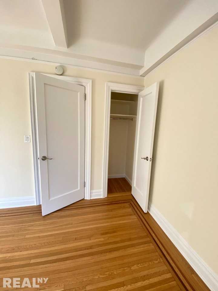 E 92nd St #9C - Photo 2 of 14