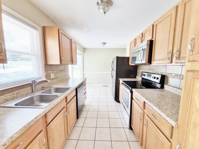 6006 E 96th St - Photo 3 of 20