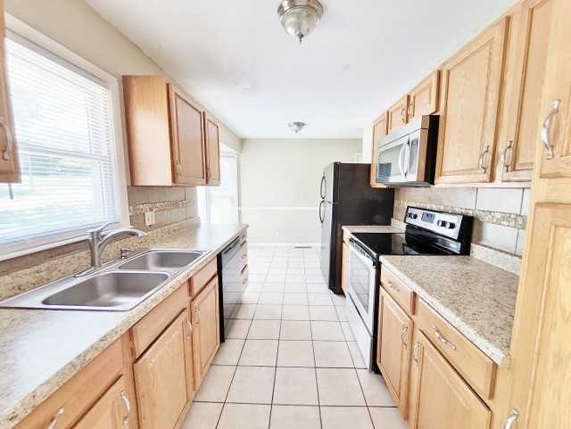 6006 E 96th St - Photo 4 of 20