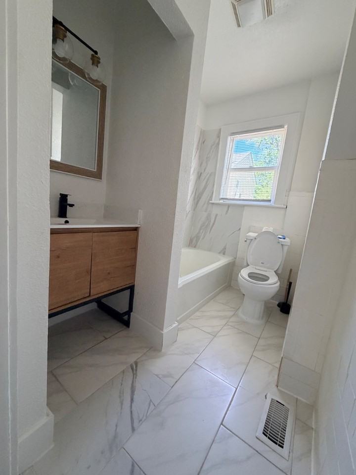 1520 Kerrey Ave - Photo 3 of 13