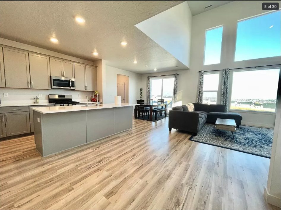 2162 N Cloverleaf Way #1 - Photo 5 of 25