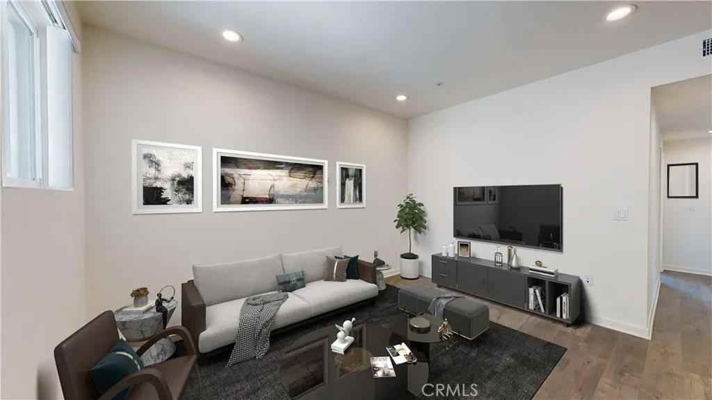 1836 Sichel St - Photo 2 of 10