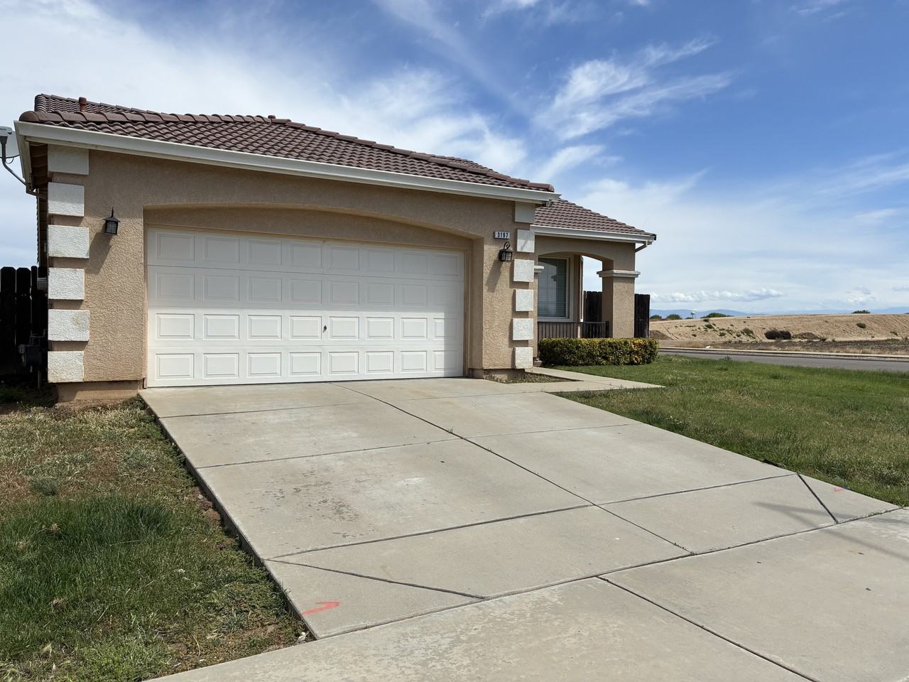 3197 Dinkey Creek Ave #1 - Photo 3 of 25