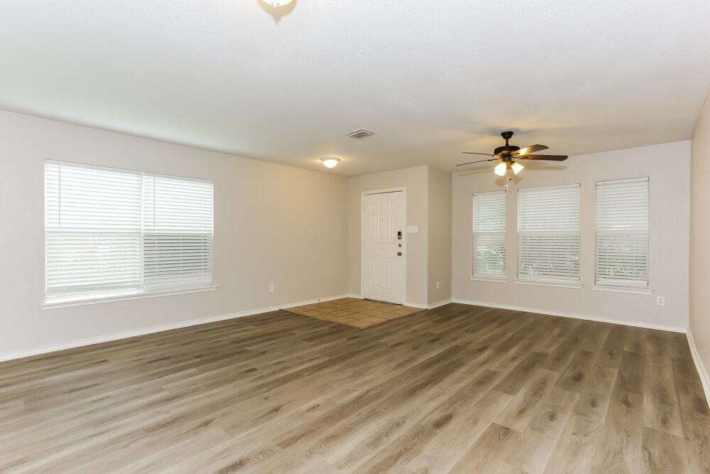 629 Gibson St - Photo 5 of 17
