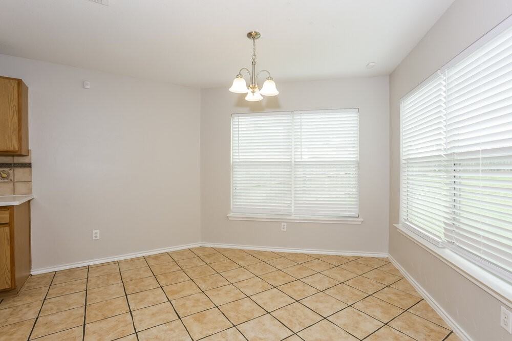629 Gibson St - Photo 7 of 17