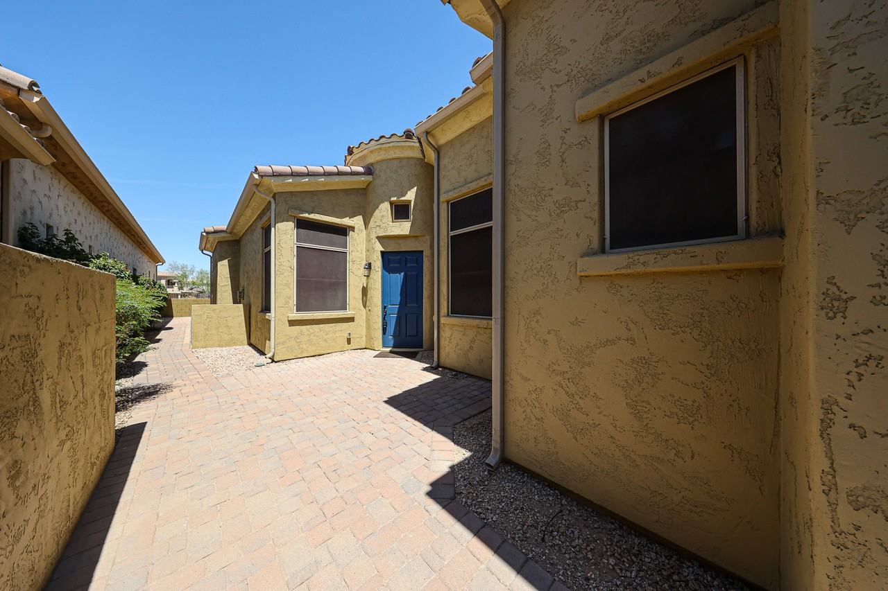14214 W Harvard St #1 - Photo 5 of 50