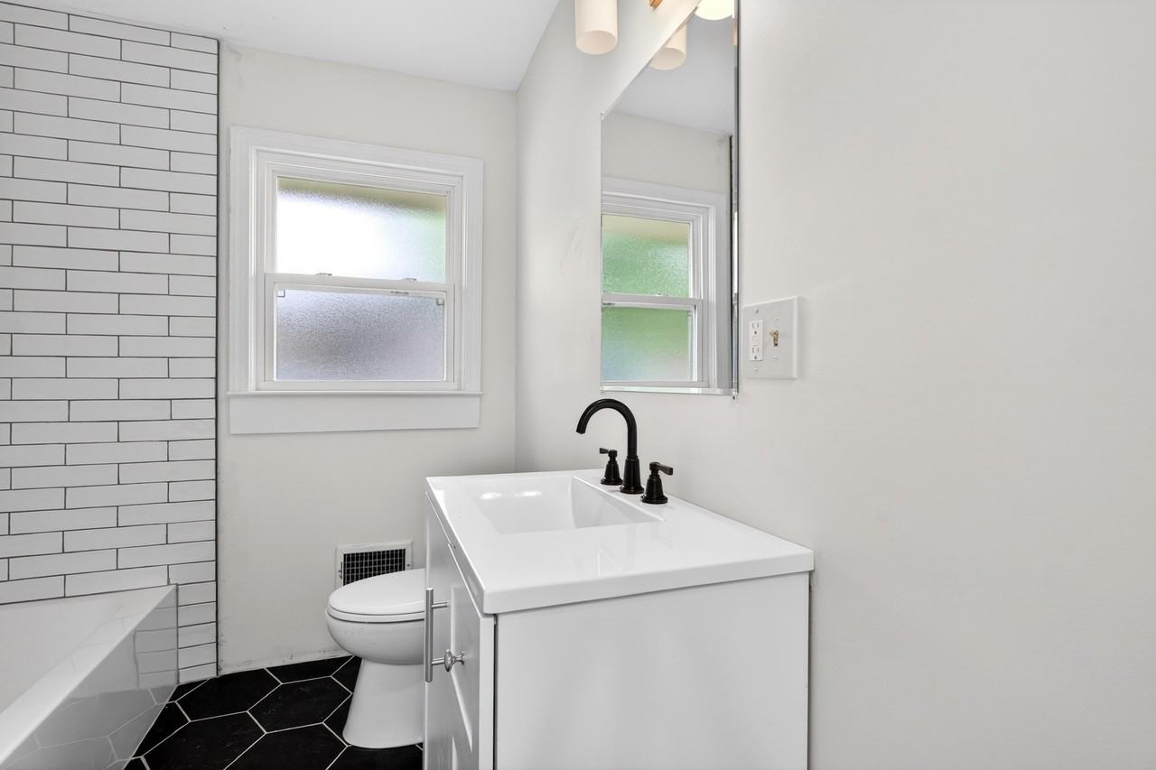 3325 Kramers Ln #1 - Photo 5 of 11