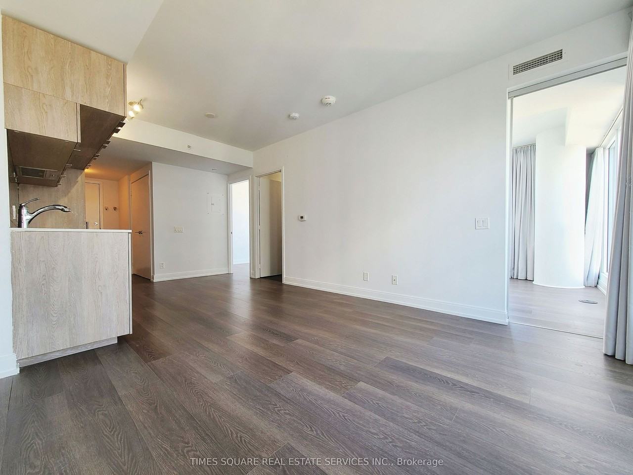 181 Dundas Street East #5111 - Photo 2 of 9