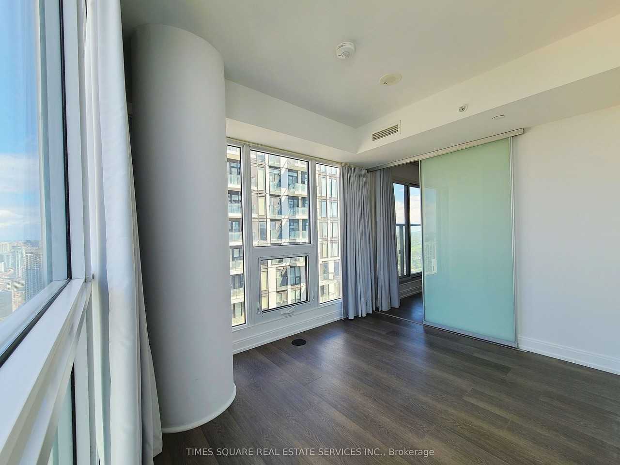 181 Dundas Street East #5111 - Photo 4 of 9